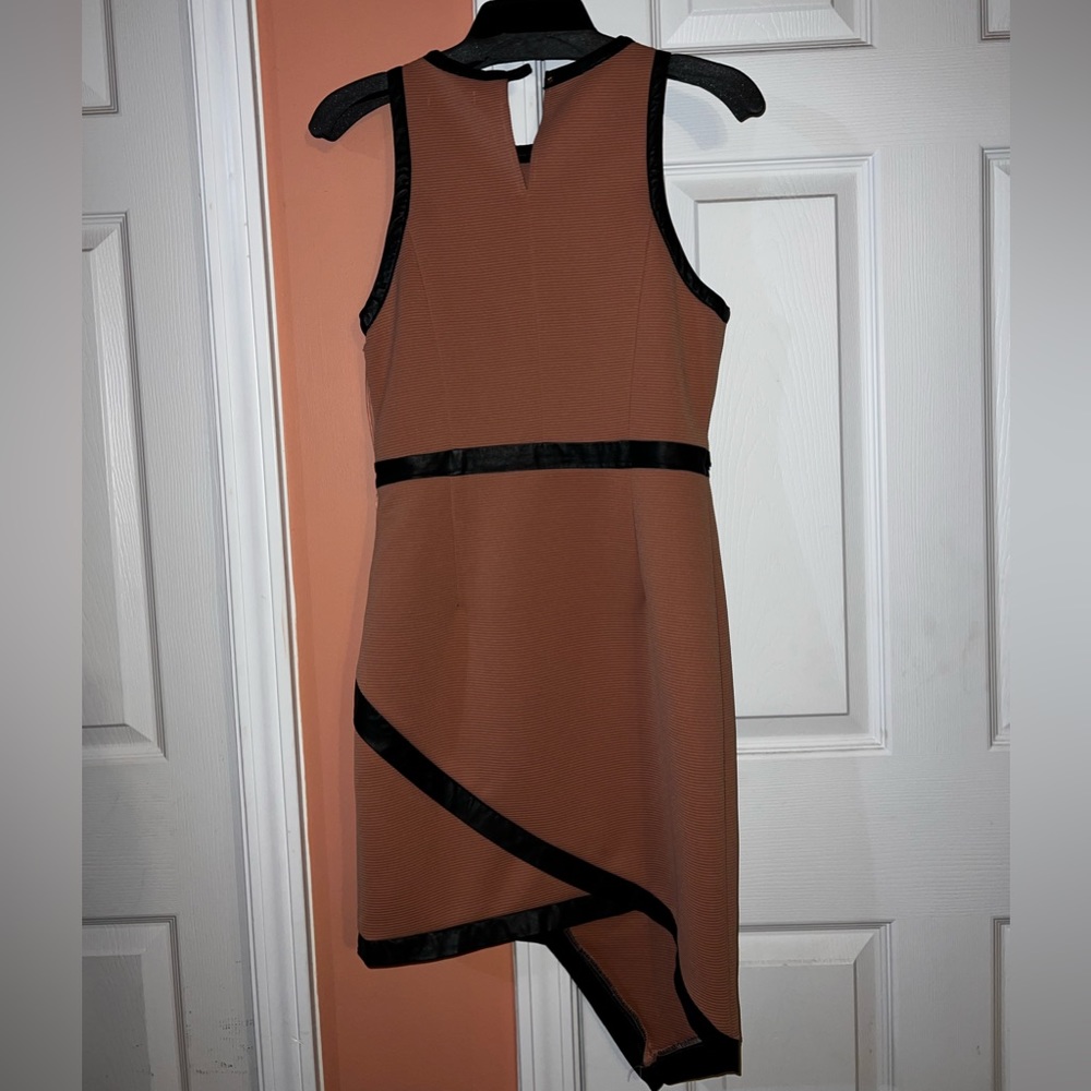 Nude-peach ribbed mini dress - Picture 3 of 4